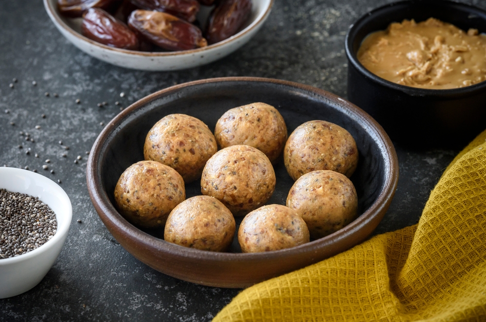 Peanuts,Butter,Energy,Balls,With,Dates